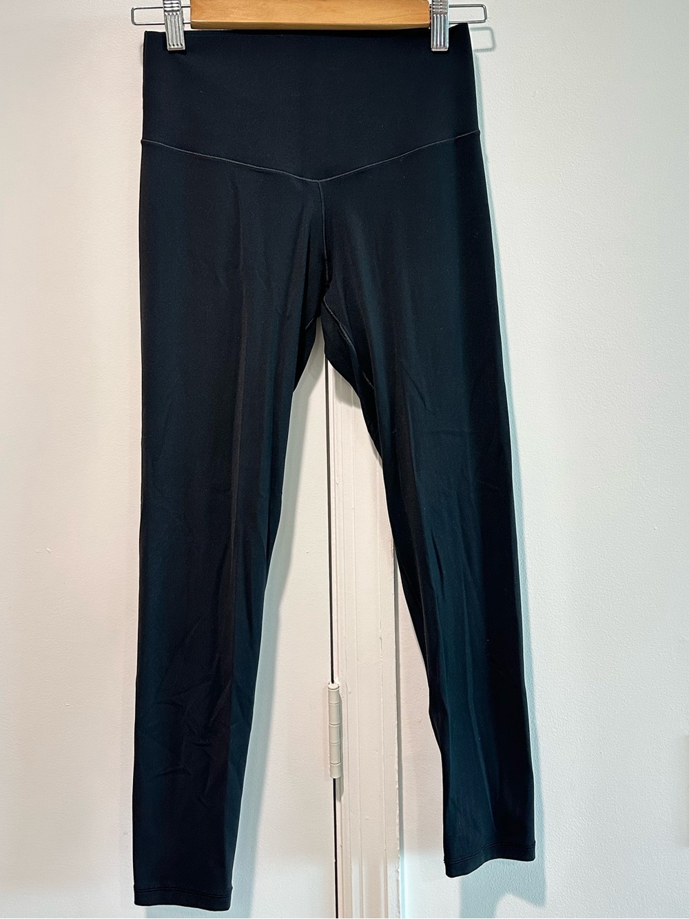OFFLINE by Aerie Real Me XTRA Black High Waisted 7/8 Leggings Size M